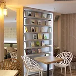 Litteraire Marcel Ayme, Bw Premier Collection Hotel