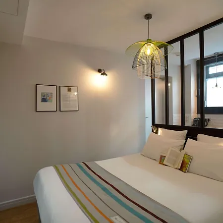 Hotel Litteraire Marcel Ayme, Bw Premier Collection Parigi
