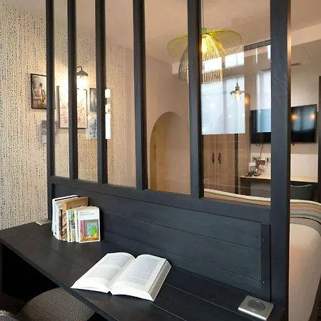 Hotel Litteraire Marcel Ayme, Bw Premier Collection